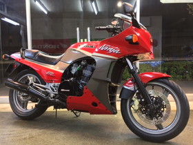 GPZ900R